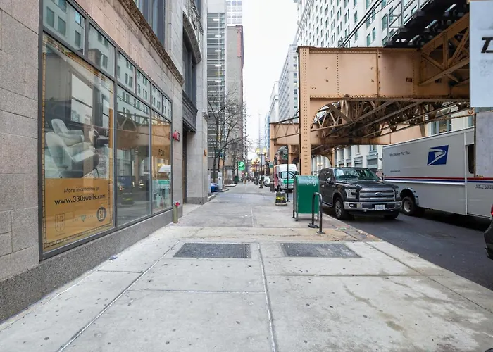 Apartment Loop 1br W Lounge Gym Roof Nr L Chi-692 *